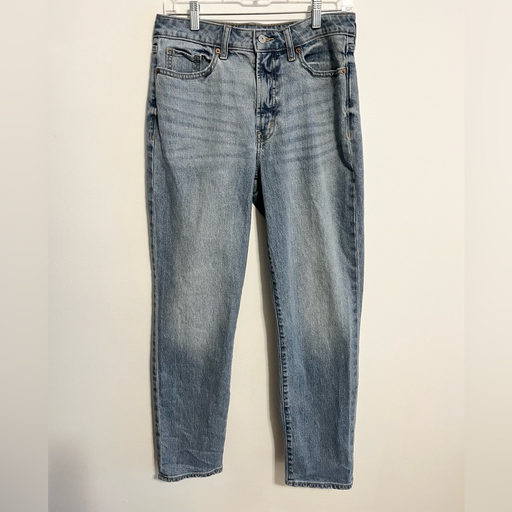 Old Navy OG Straight High Rise Jeans. Medium Wash
Size 8 Tall